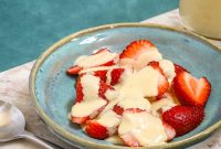 Crème Anglaise: Classic French Vanilla Custard Sauce Recipe