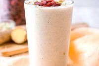 Creamy Ginger Banana Smoothie Recipe for Energy and Digestion