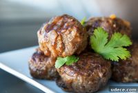 Classic Meatballs in Rich Brown Gravy