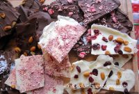 Christmas Chocolate Bark Recipe: Festive Homemade Candy Gift