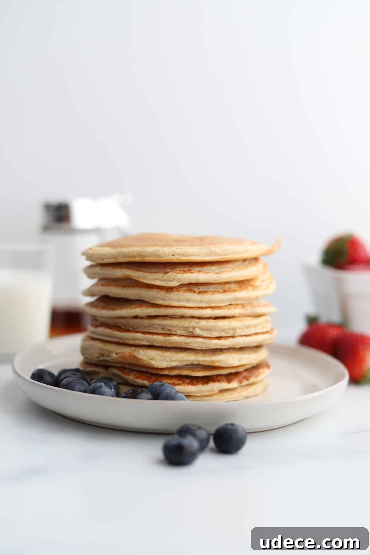 High-Protein Cottage Cheese Pancakes Recipe 6 A stack of cottage cheese protein pancakes on a plate.