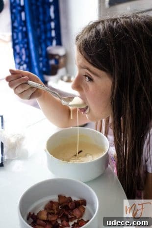 Keto Cauliflower Cream Soup: Low-Carb, Rich & Velvety 6 creamy low carb cauliflower soup
