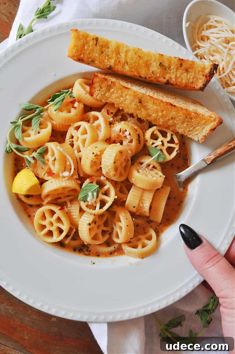 Brothy Vegan Pomodoro Pasta Recipe for Comforting Weeknights 4 Creamy tomato broth with pasta