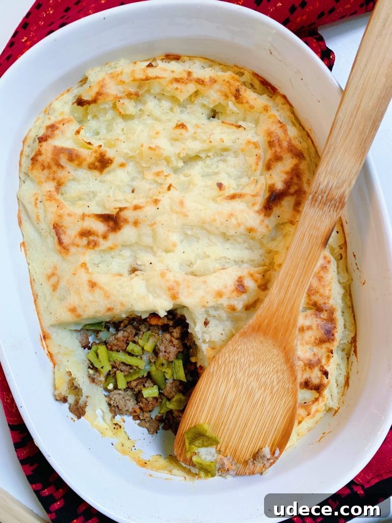 Roasted Green Chile Shepherd’s Pie with Potato Crust 7 Roasted Green Chile Pastel de Papa (aka Shepherd's Pie) #pasteldepapa #whole30shepherdspie #roastedgreenchiles