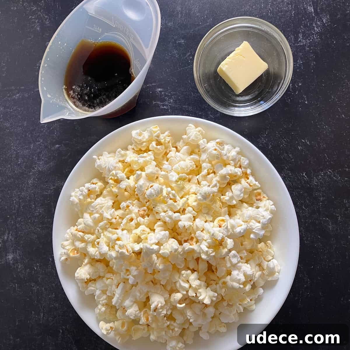 Maple Syrup Popcorn Recipe: How to Make Sweet Maple Popcorn 3 maple popcorn ingredients
