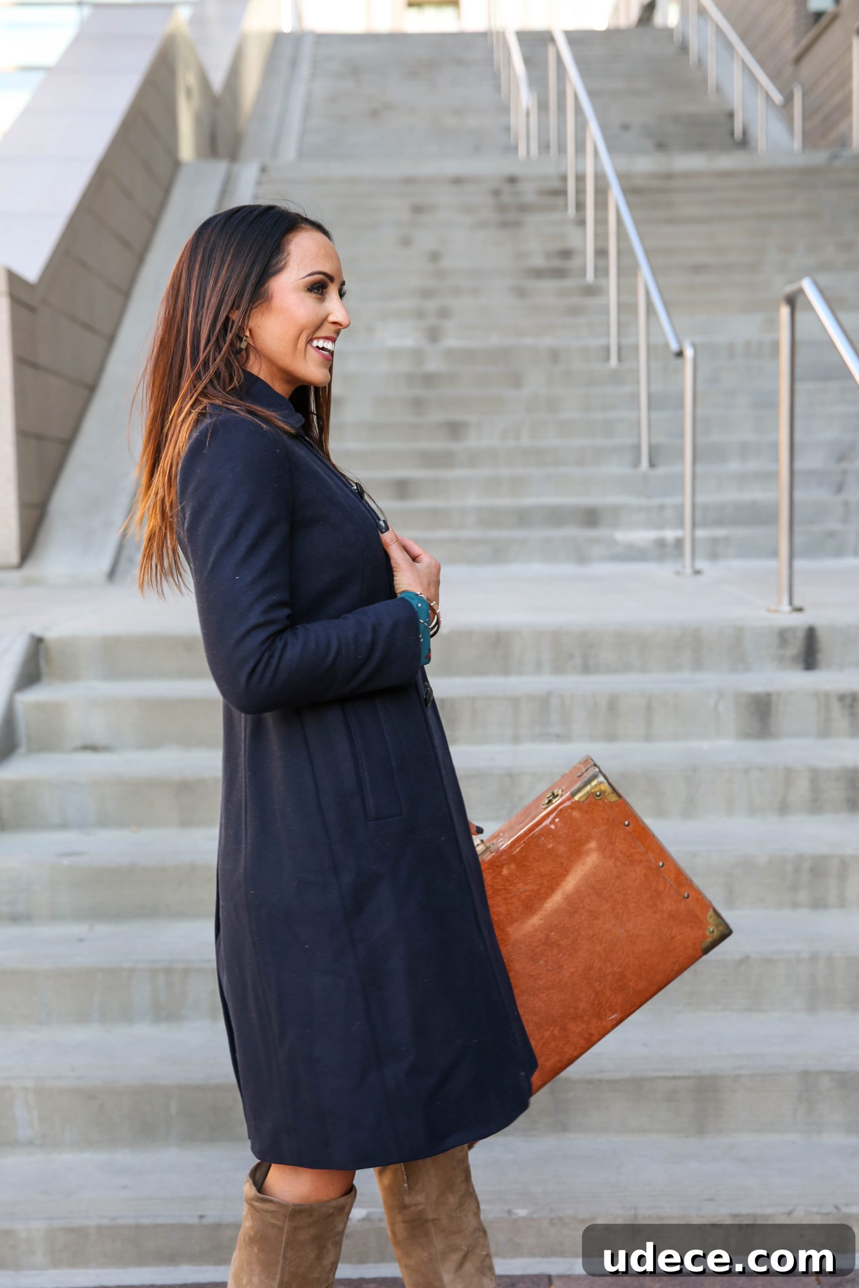 Holiday Travel Outfit Essentials: Stylish Looks for Comfortable Flying 6 PaleOMG - Holiday Travel Outfit Essentials
