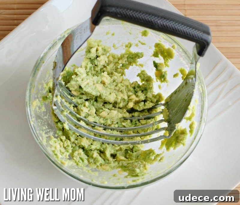 DIY Natural Hair Mask Recipe for Stronger, Shinier Hair 5 Deep condition and restore dull hair with this simple 3-ingredient, all-natural homemade hair mask. It’s gentle and easy enough to use on kids too!