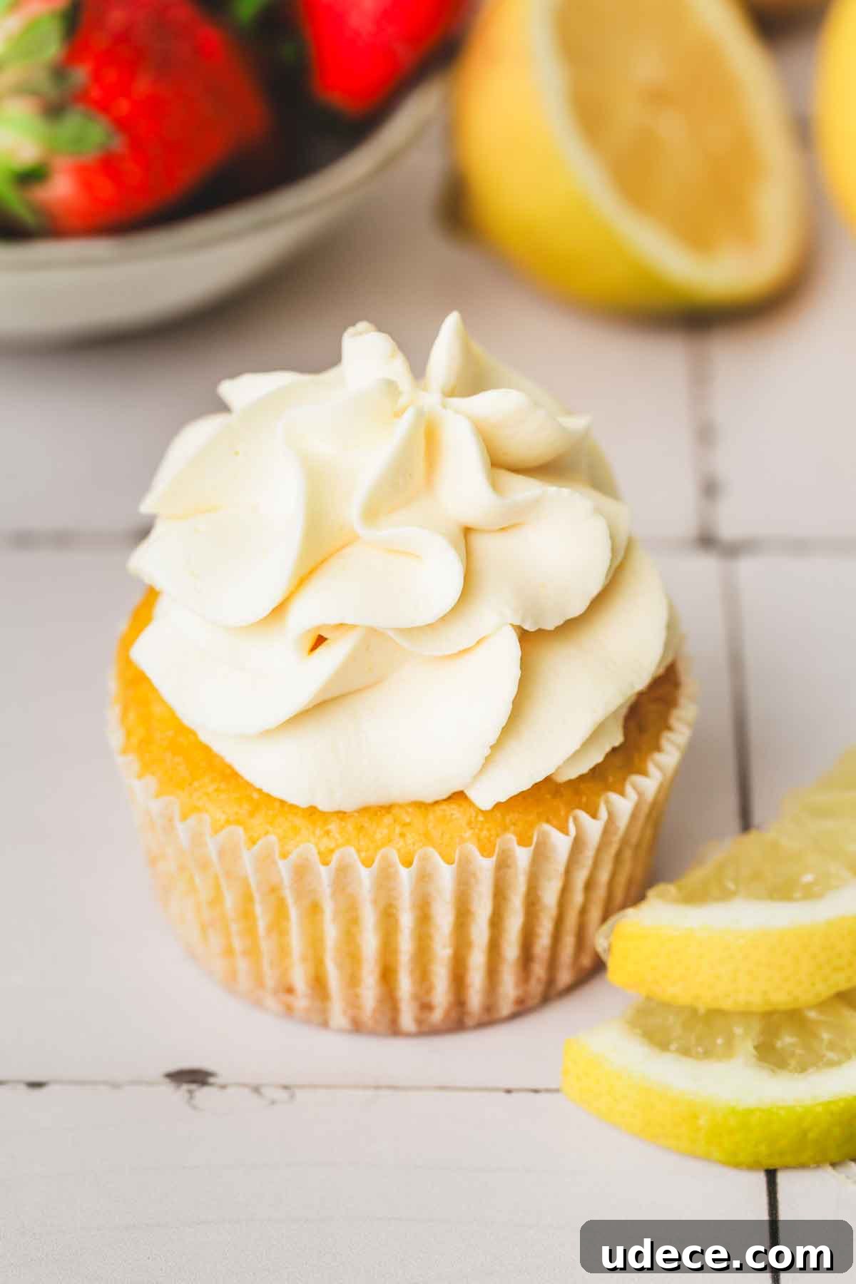 Tangy Lemon Cream Cheese Frosting Recipe for Cakes & Cupcakes 6 lemon cupcakes with lemon cream cheese frosting