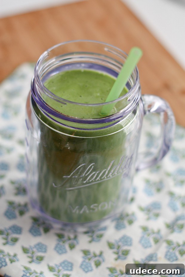 Cinnamon Pear Smoothie Recipe for Fall-Flavored Green Smoothies 2 Cinnamon Pear Green Smoothie