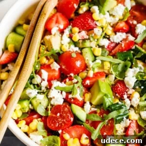 30+ Vegetarian Dinner Ideas That Make You Forget Meat Forever 13 A bowl of summer salad.