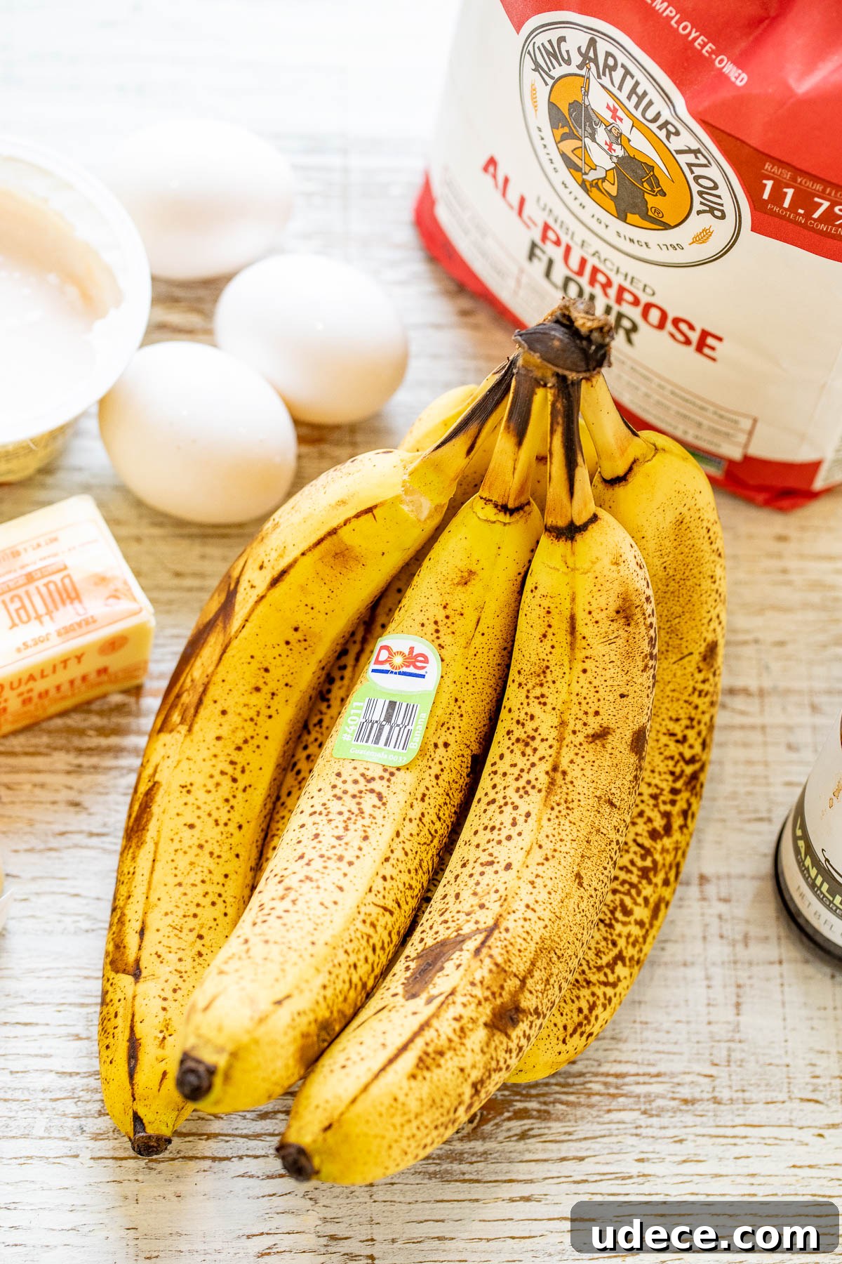 Ingredients to make banana cake. 