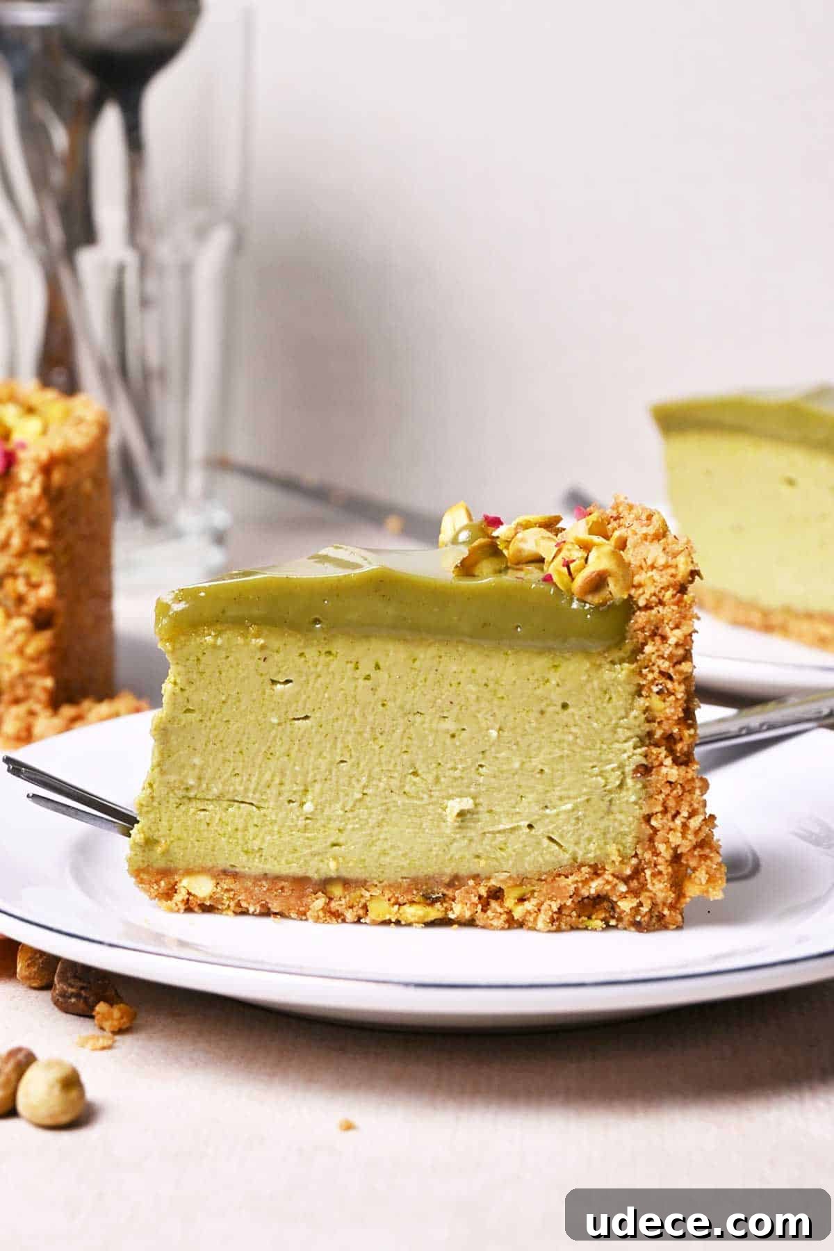 no-bake pistachio cheesecake with pistachio ganache